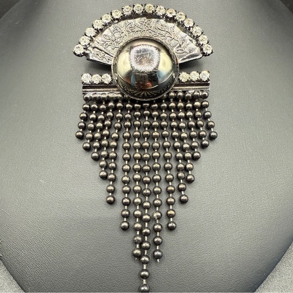 Vintage Art Deco Black Metal Fan Tassel Brooch with Dangly Chain Strands - Picture 9 of 17